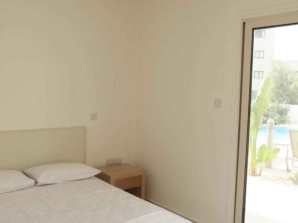 Athena Beach Villas Протарас Экстерьер фото